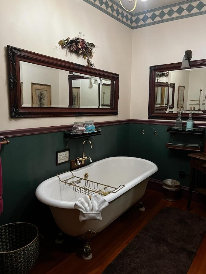 The National Hotel Jamestown Extérieur photo