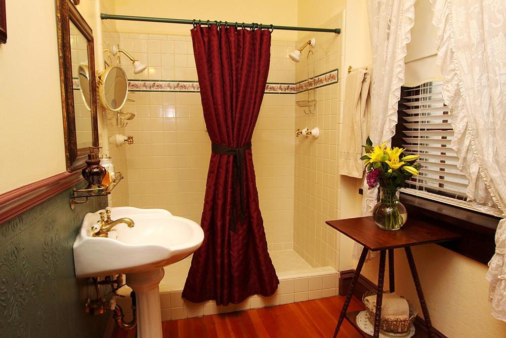The National Hotel Jamestown Chambre photo