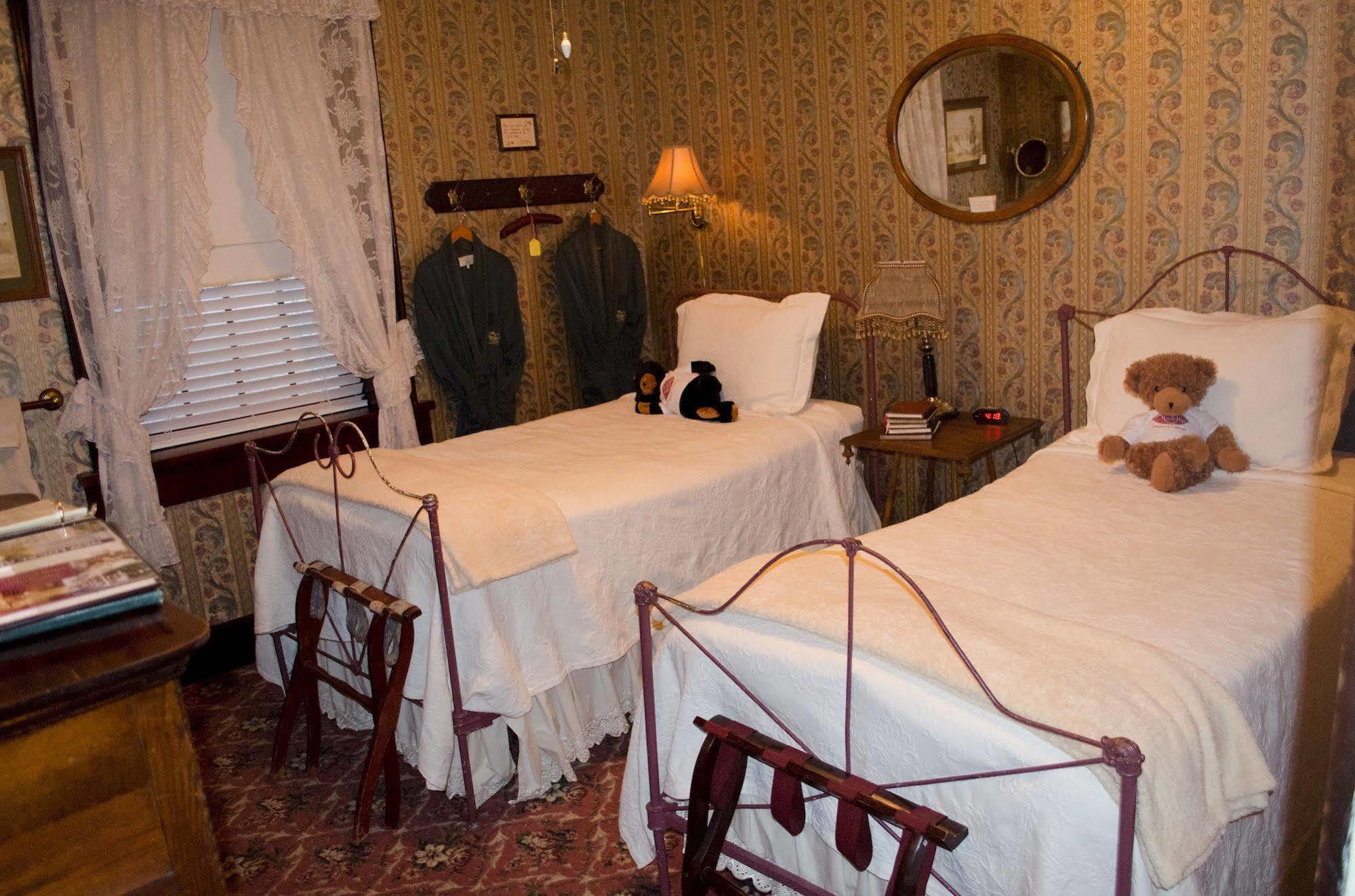 The National Hotel Jamestown Extérieur photo